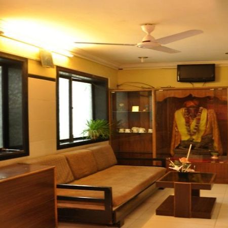 Hira Palace Hotel Mumbai Bagian luar foto