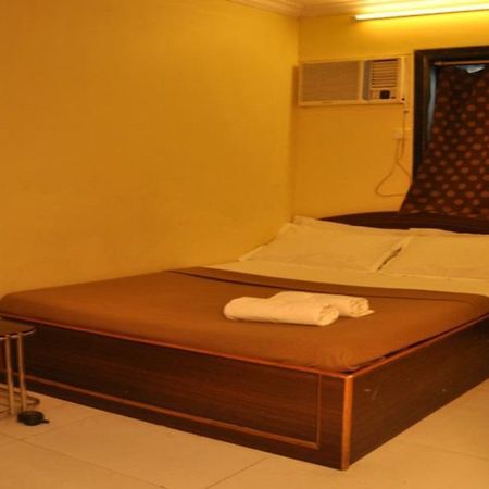 Hira Palace Hotel Mumbai Bagian luar foto