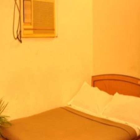 Hira Palace Hotel Mumbai Bagian luar foto